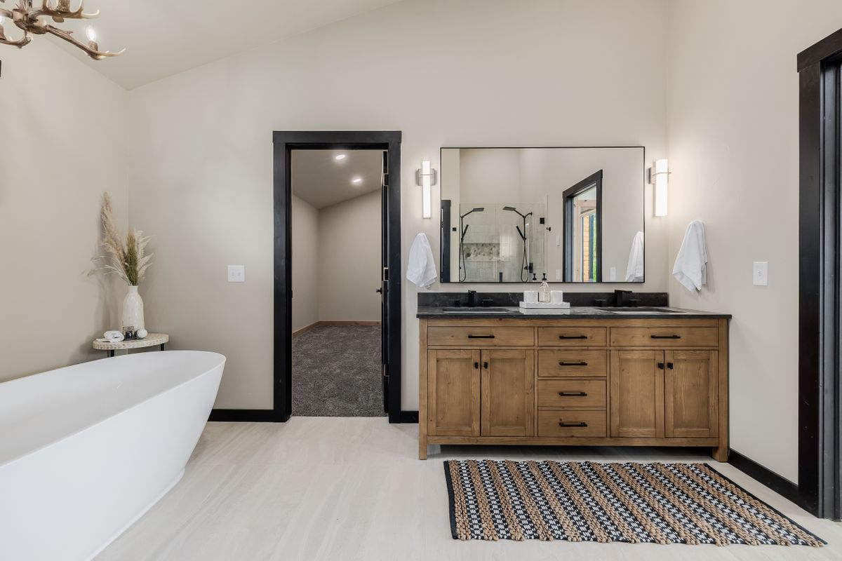 68b31b_42 Deer Trail.jpg