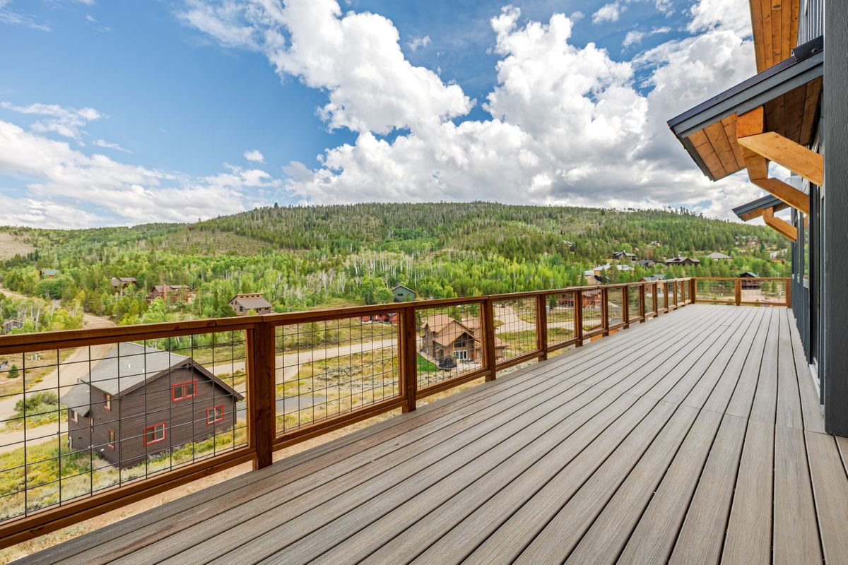 68b31b_72 Deer Trail.jpg