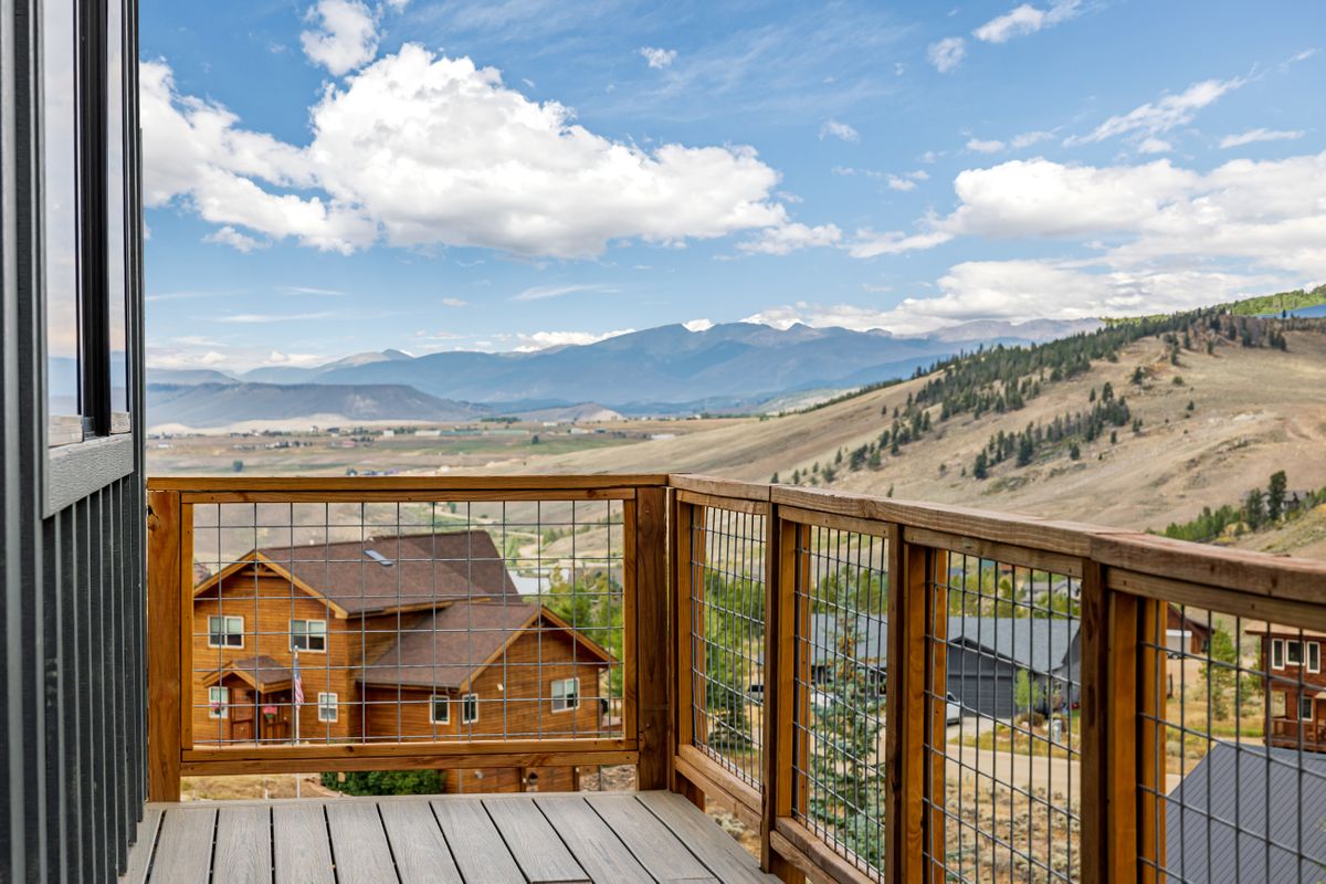 68b31b_75 Deer Trail.jpg