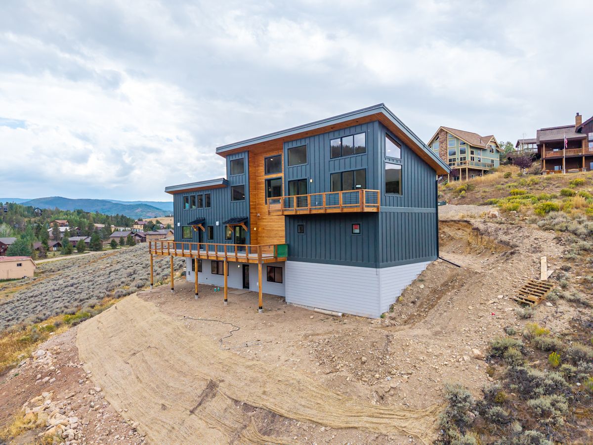 68b31b_78 Deer Trail.jpg