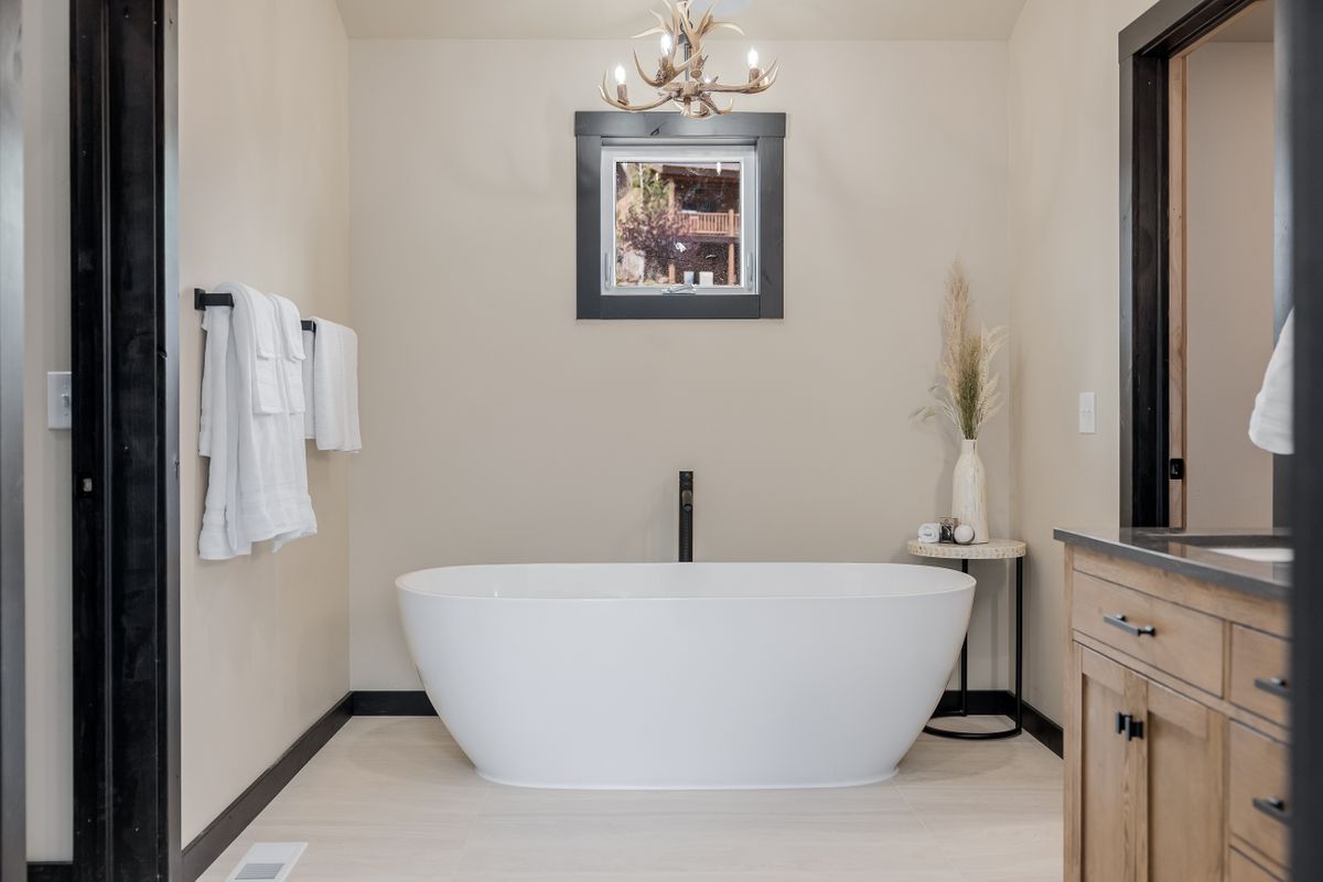 68b31b_40 Deer Trail.jpg