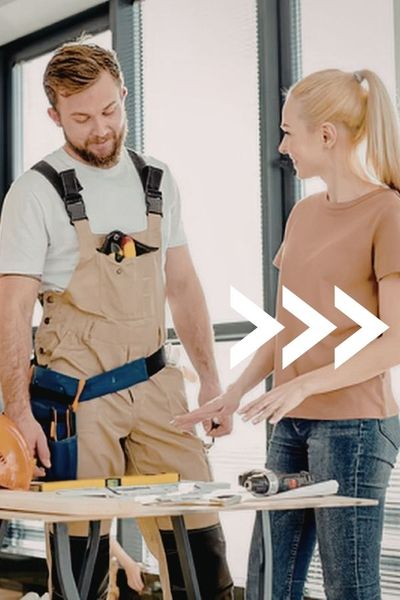 homeowner talking with a contractor