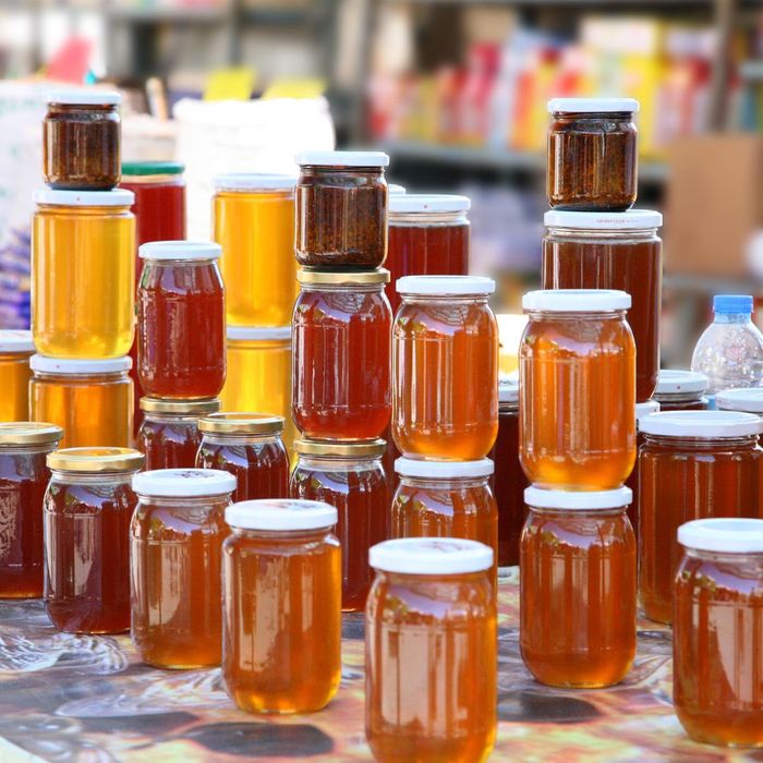 different colors of natural honey