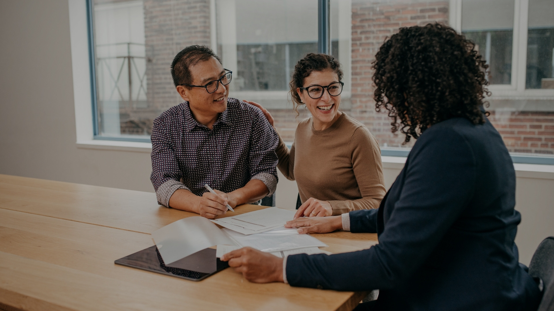 couple in investment consultation