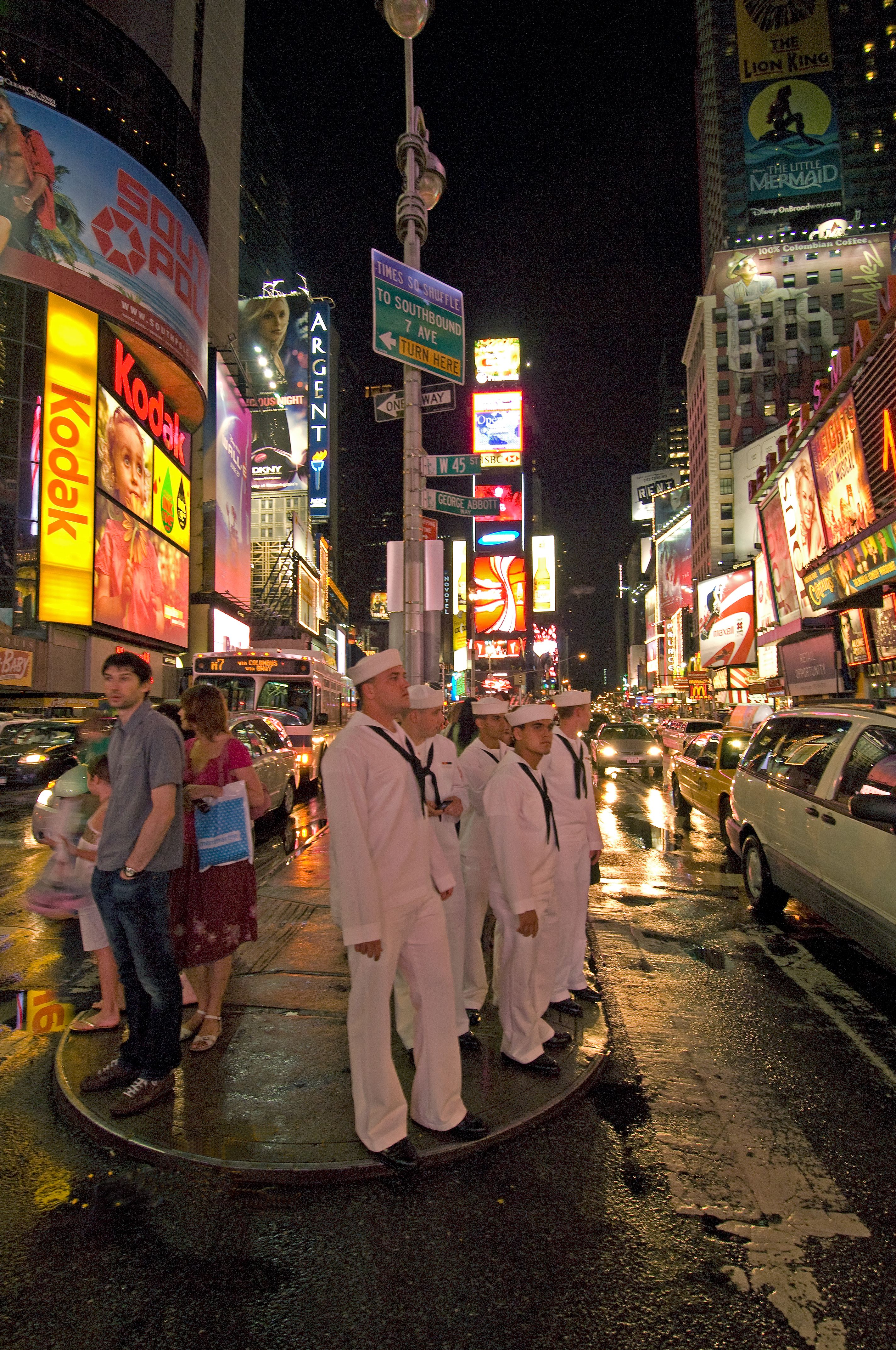 Sailors in Times Square.jpg