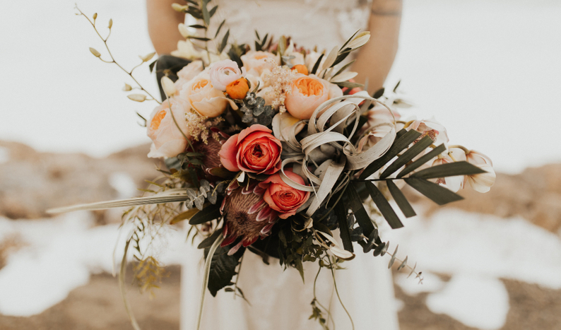 A textured bridal bouquet by Fort Collins best wedding florist. BackgroundBlissWeddingFlorist-5aaad1ca5eb2b (2).jpg