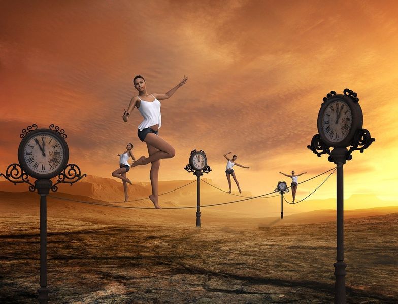 time-1528627_1280 croped.jpg