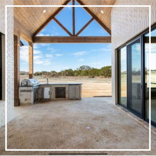outdoor kitchen