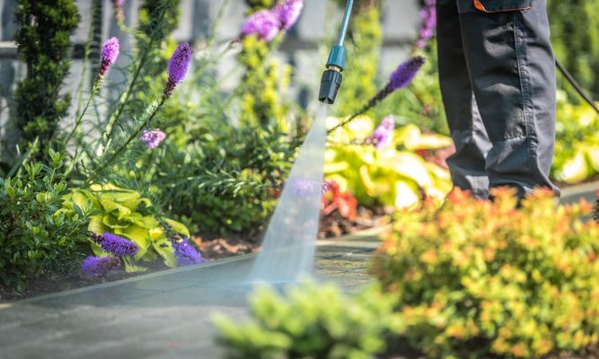 power washing sidewalk