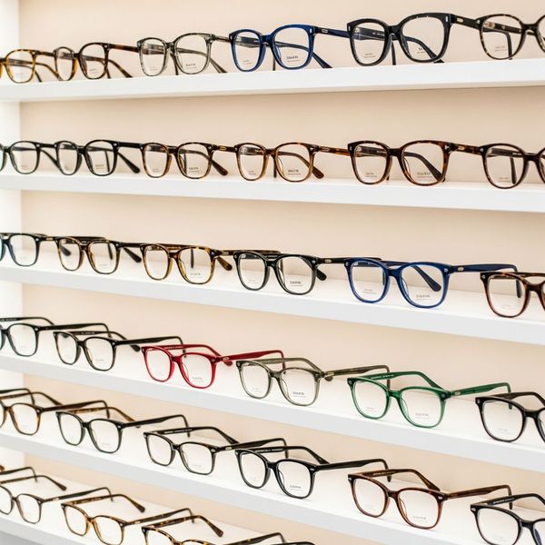 Various kinds of eye glasses