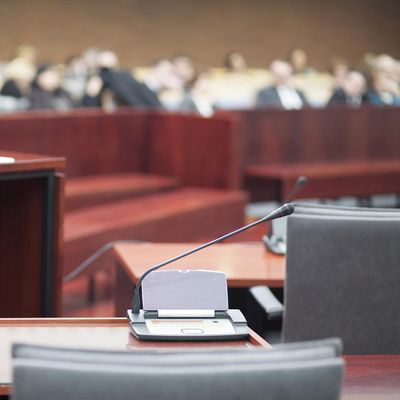 court witness microphone