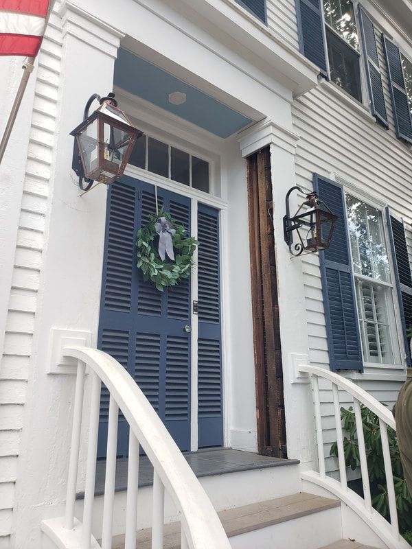 natural-gas-lantern-installation-on-house-entrance-after_1.jpg