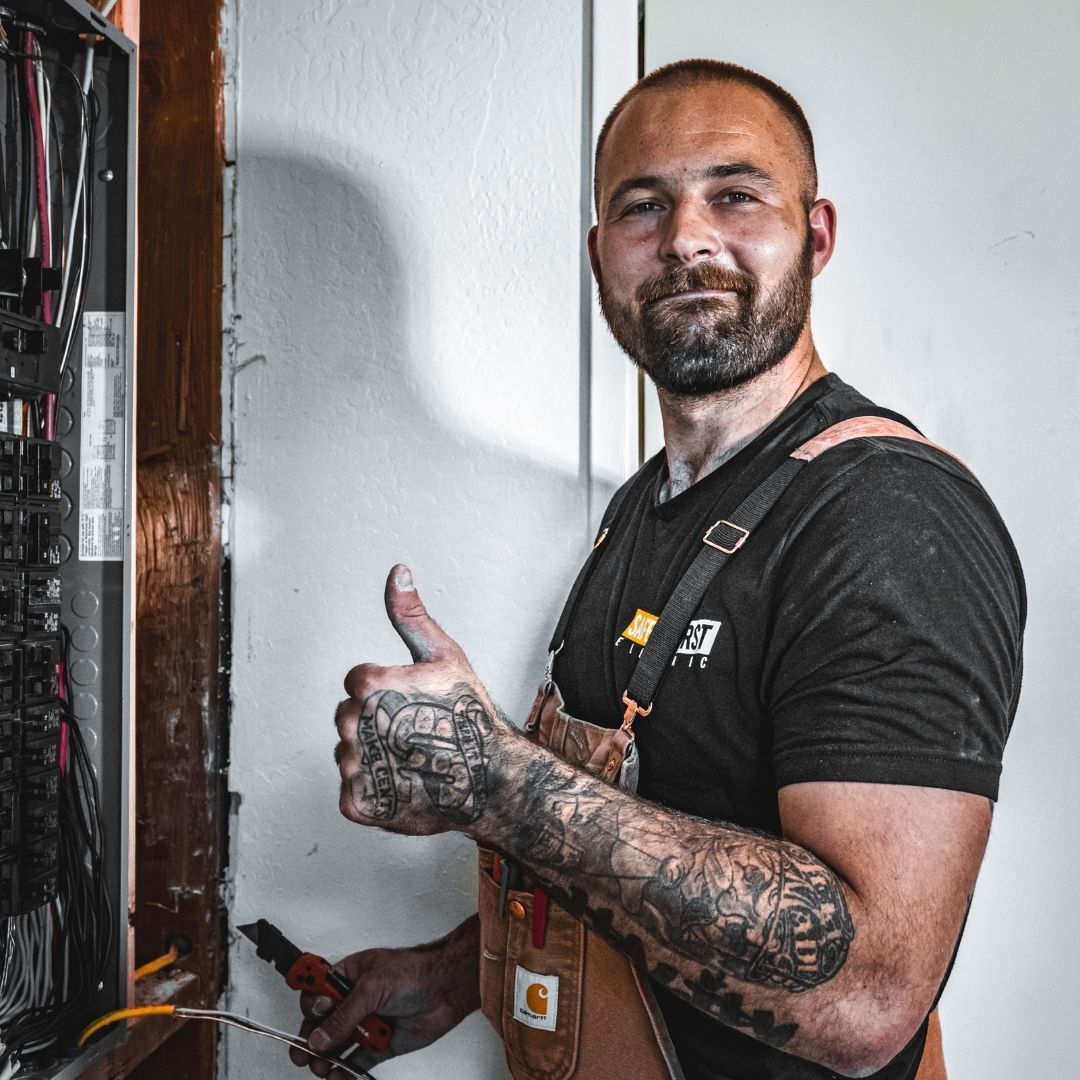 electrician giving thumbs up