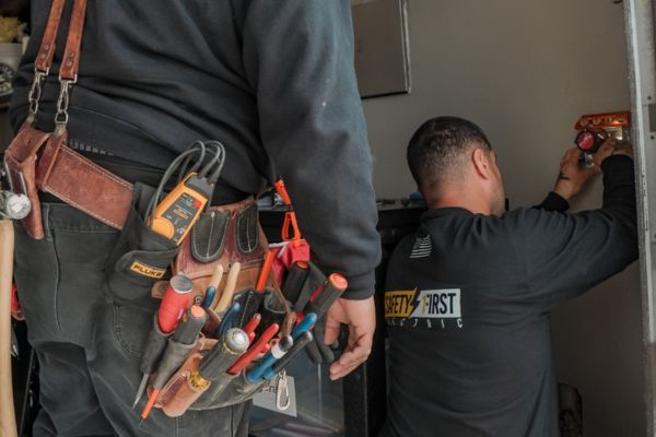 2 Electrician Cupertino.jpg