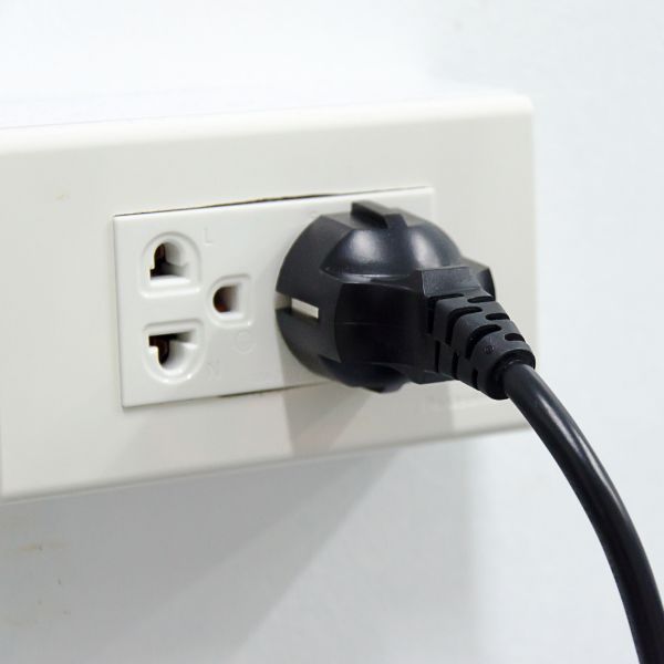 How to Handle Electrical Emergencies Before Help Arrives 6.jpg