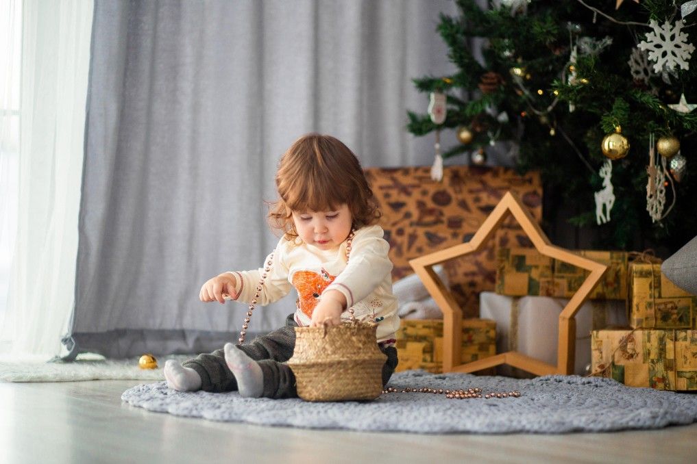 at-home-little-girl-children-having-fun-kids-being-kids-winter-holiday-cozy-home-christmas-holidays_t20_gzvL8G.jpg