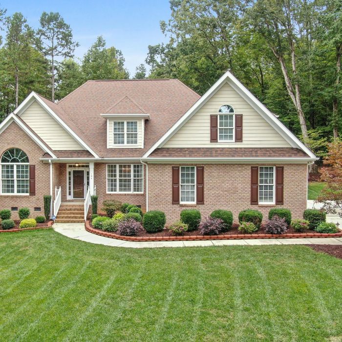 What to Expect from a Professional Hand-Weeding and Root Removal Service3.jpg