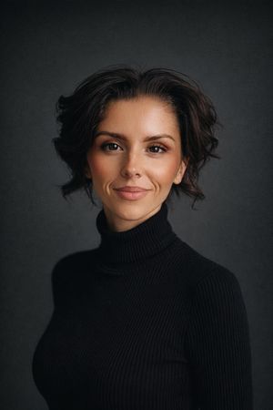 MaeveHeadshot.jpg