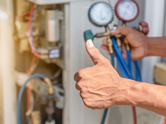 electrician giving a thumbs up
