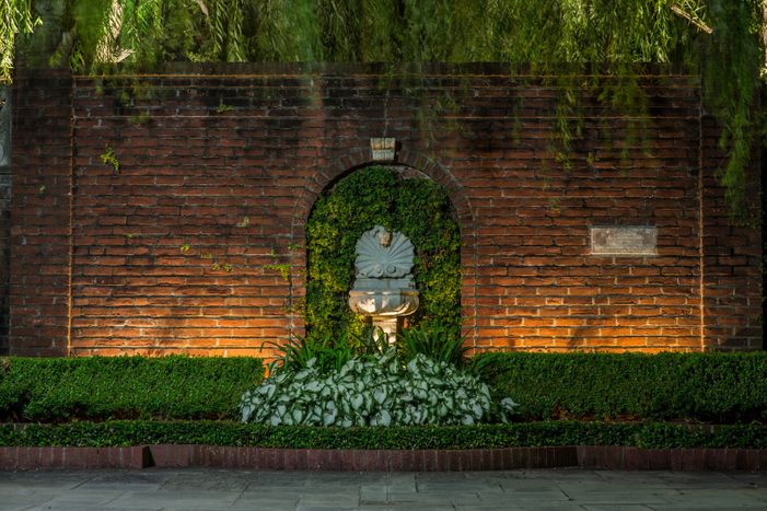 Landscape lighting expert River Oaks Houston Texas