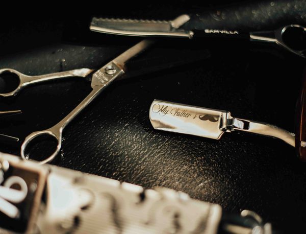 BARBER >