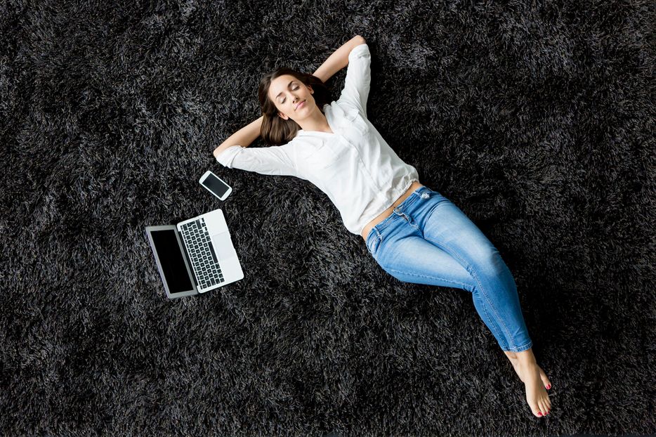 rsz_young-woman-laying-on-the-carpet-2023-11-27-05-05-16-utc.jpg