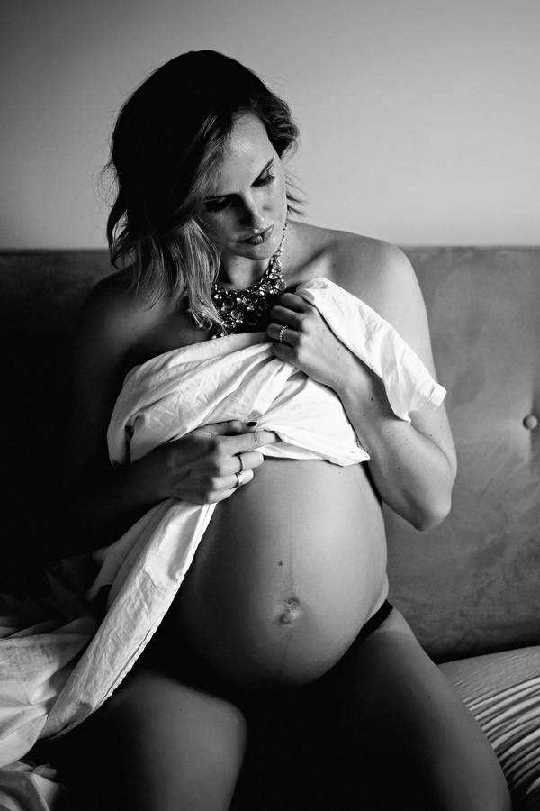 Pregnancy-Boudoir-Photography-NYC-Andreea-B-Ballen-IMGP2183BW.jpg