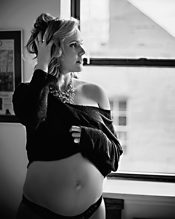 Maternity-Boudoir-NY-IMGP2204BW.jpg