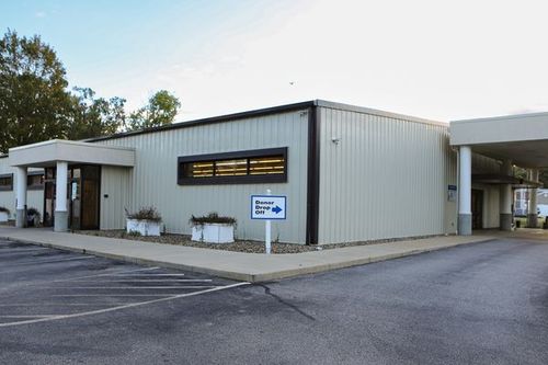 The Rittman Goodwill location with a sign pointing to the donation dro off spot