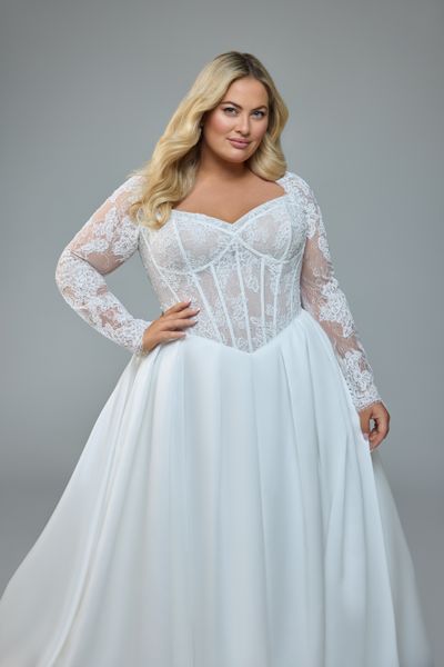 Y3221FI_S26-Plus_Lookbook_CropFront.jpg