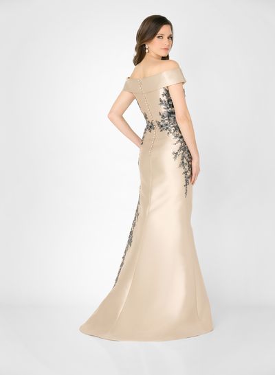 CB777_CHAMPAGNE_094.jpg