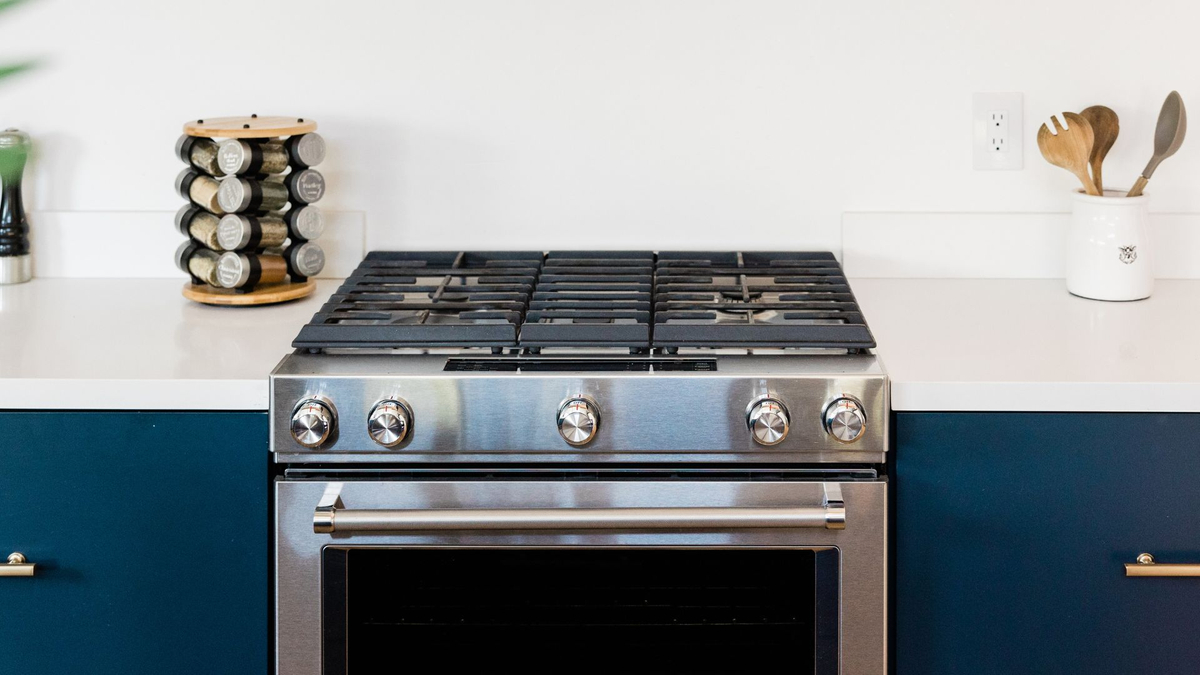 Why Timely Oven Repairs Can Save You Money on Energy Bills.jpg