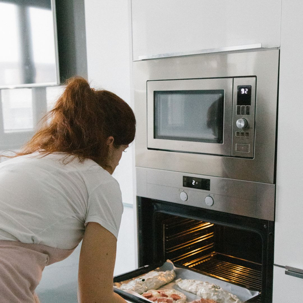 The Top Signs You Need Professional Oven Repair Services 1.jpg