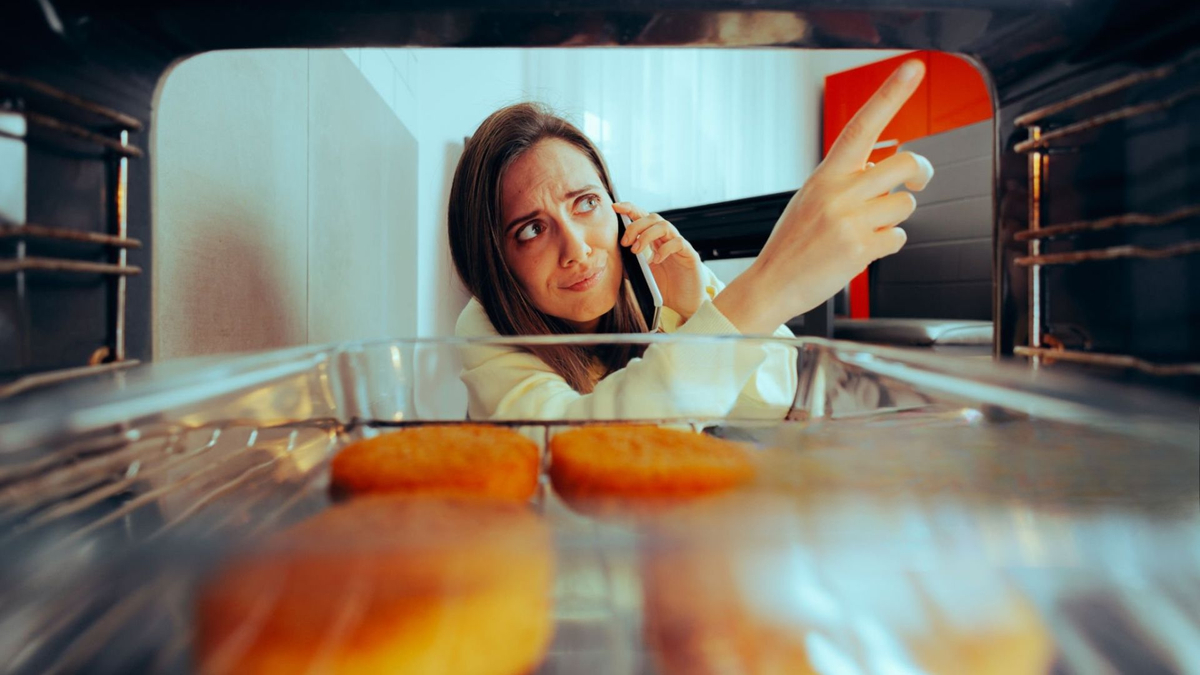 DIY Oven Repairs What You Can Handle and When to Call a Pro.jpg