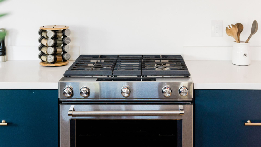 Why Timely Oven Repairs Can Save You Money on Energy Bills.jpg