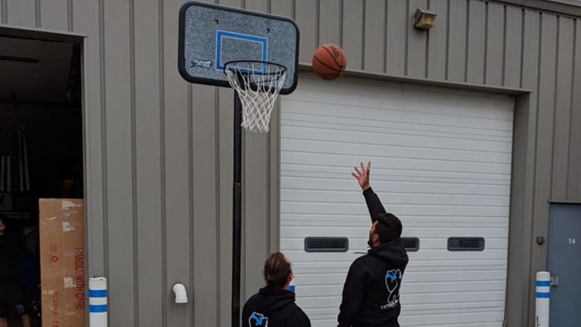 M25265 - Downsize and Declutter Before Moving Out Hero Image.jpg