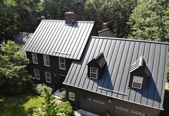 standing-seam-aluminum-roofing-north-easton-ma-charcoal-gray-1.jpg