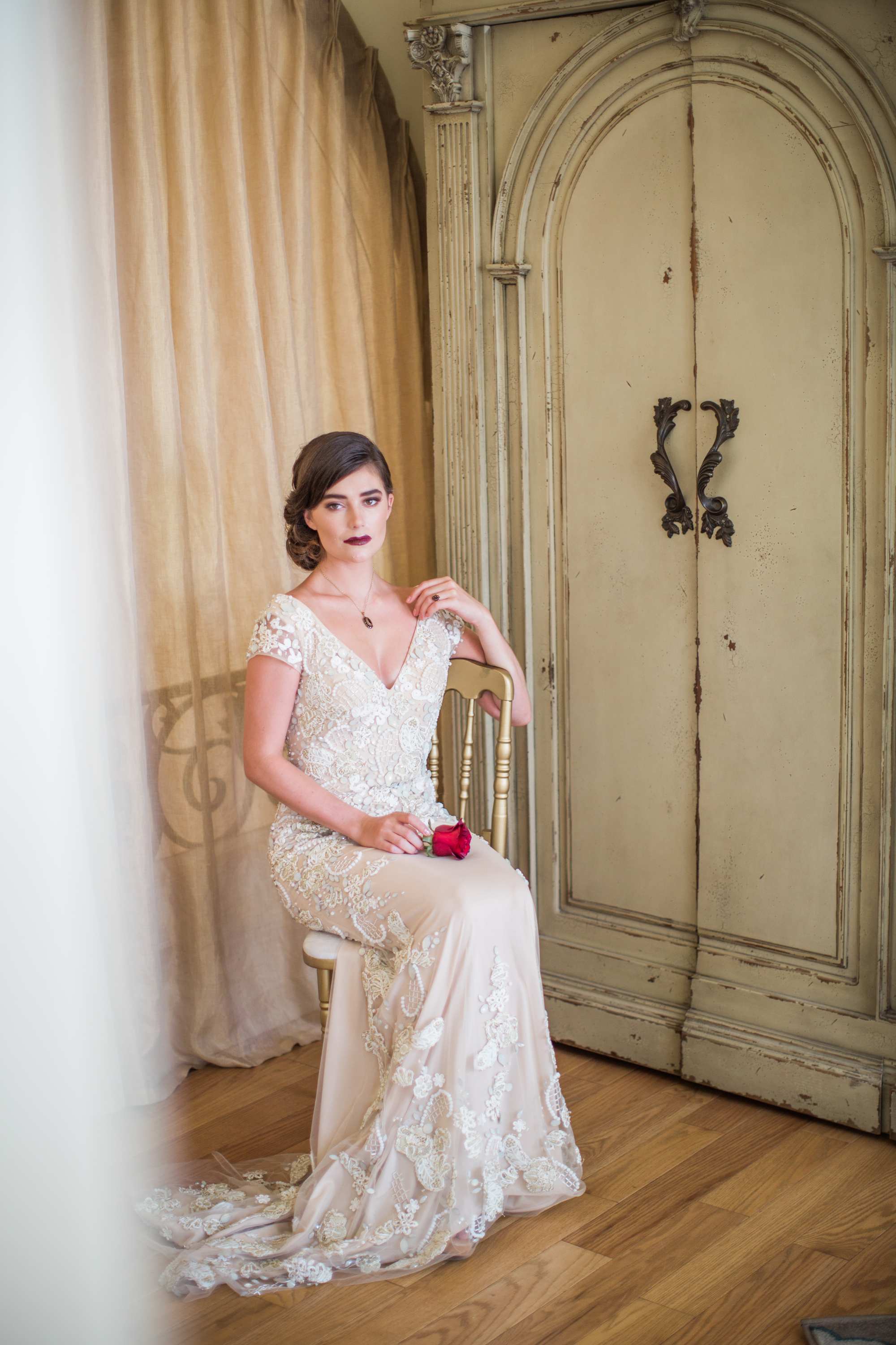 Vintage Inspired Wedding Salon Emage 1 Morias.jpg