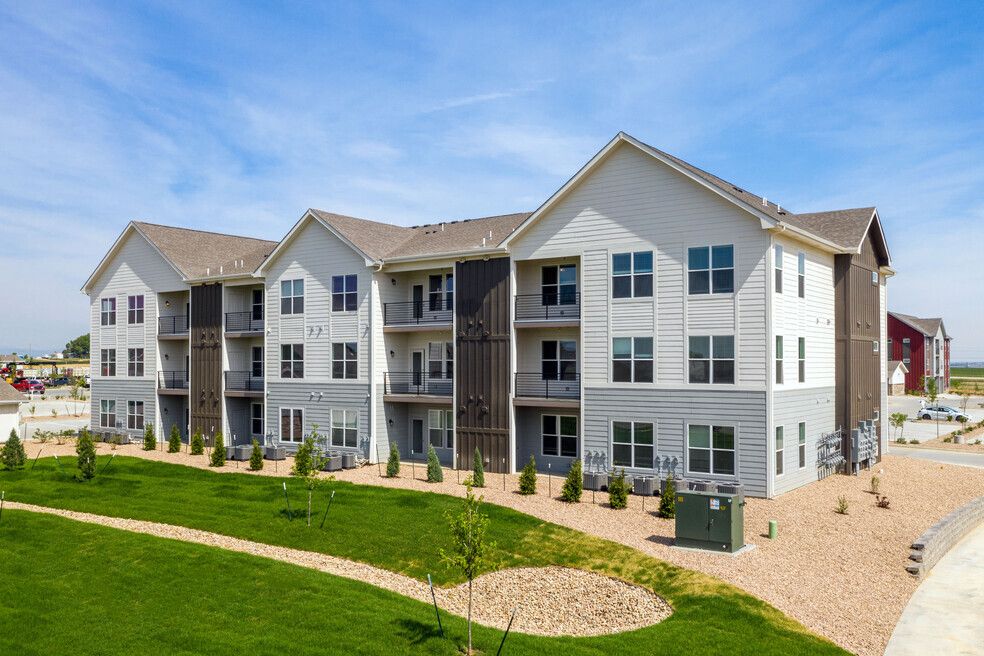 the-ridge-at-mountain-lion-loveland-co-apartments.jpg