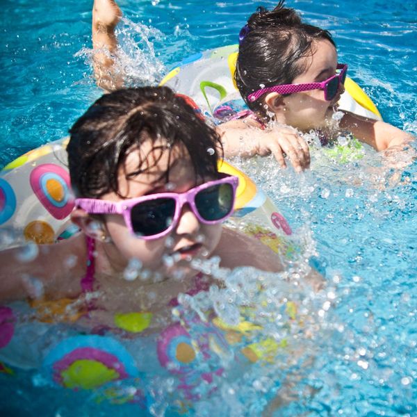 kids swimming