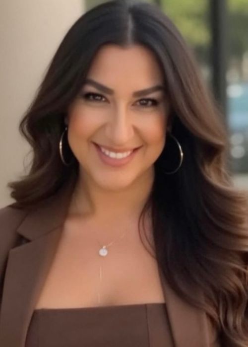 Alexis - Headshot .jpg