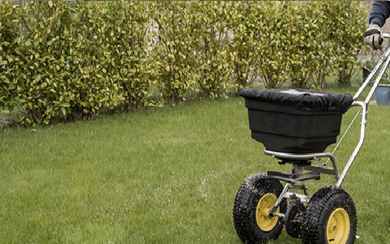 lawn-fertilization-in-the-fall-in-wilmington-ma.png