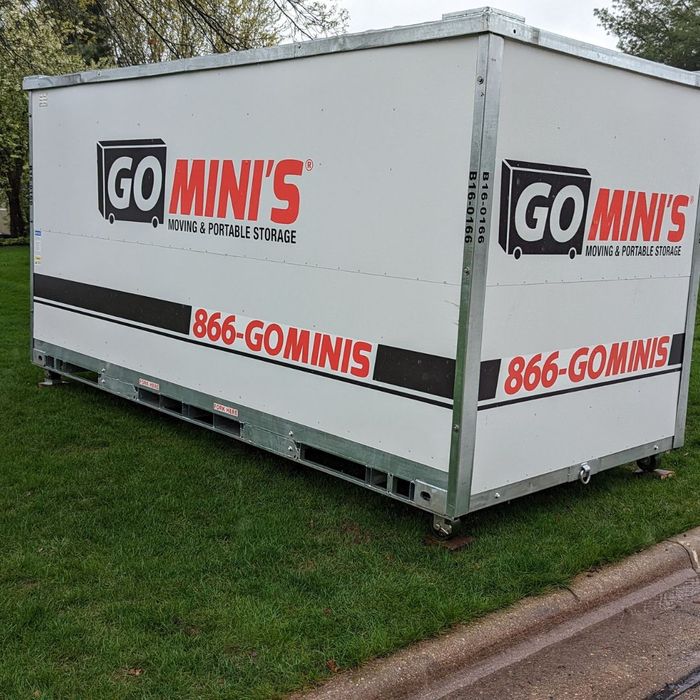 Utilizing Local Moving Containers for Home Staging 2.jpg