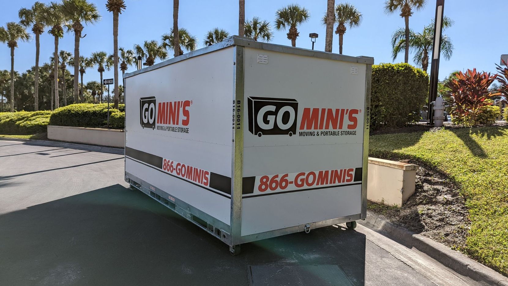 4 Signs You Need a Storage Container header.jpg