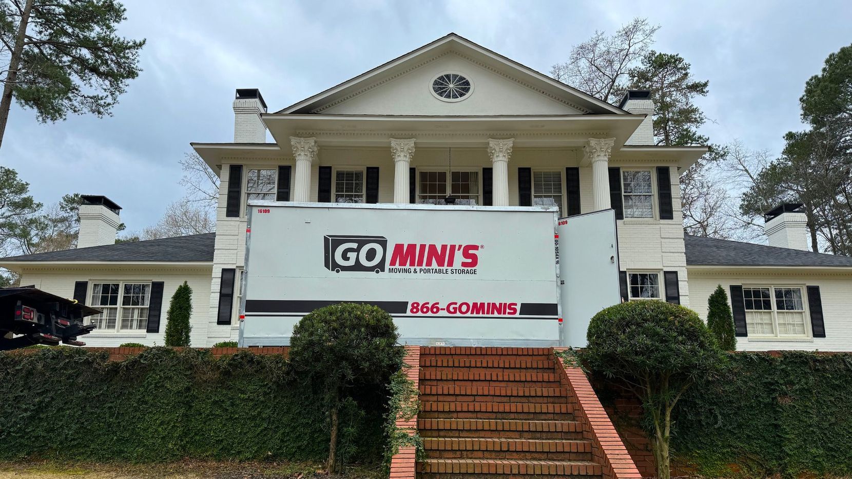 _Choosing the Right Size Local Moving Container for Your Move   header.jpg