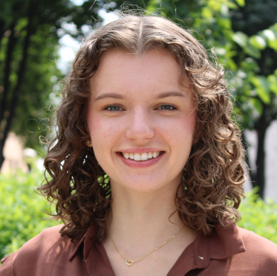 Kaylee Clauson Headshot.png