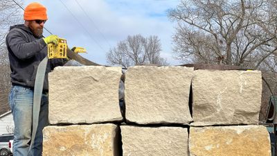cutting large stone blocks to size