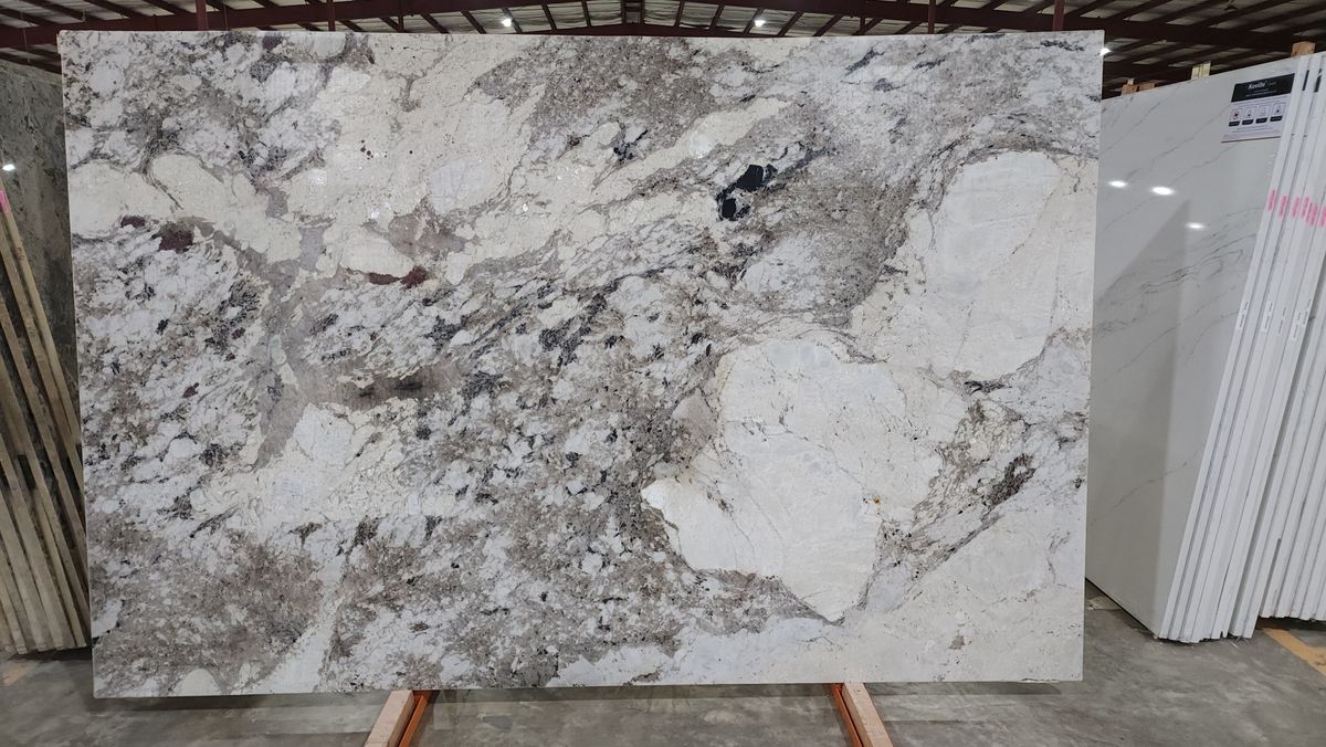 Mona Lisa Quartzite 4.jpg