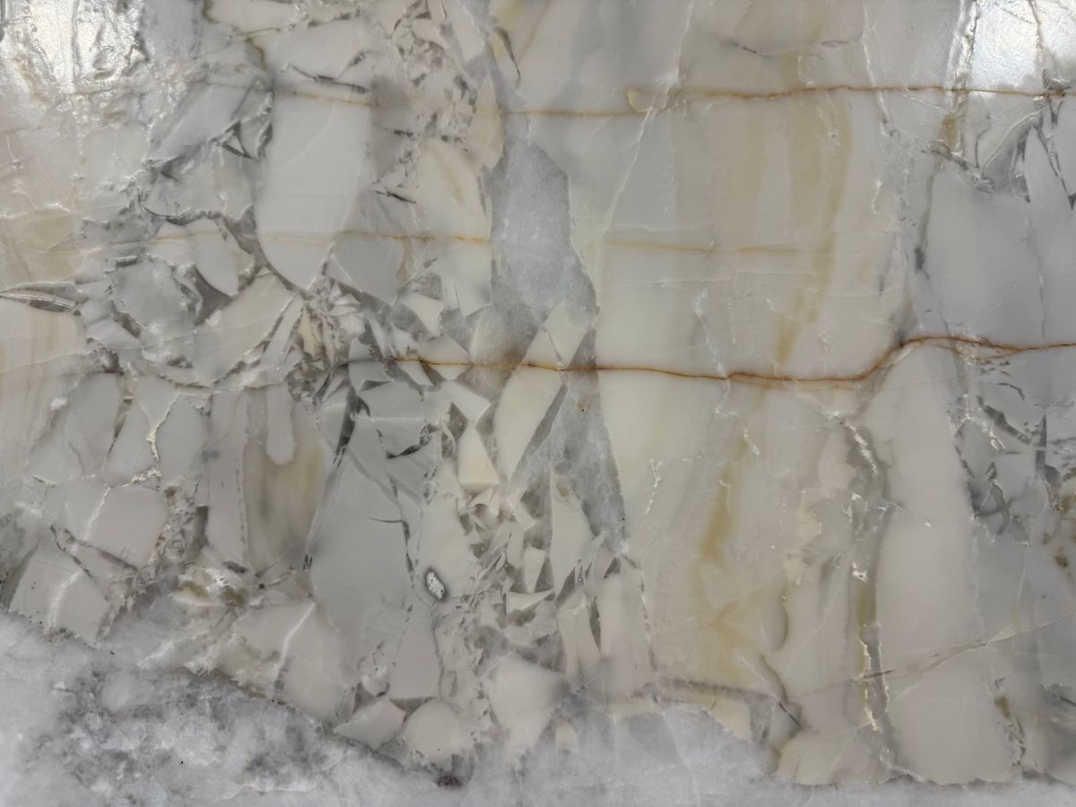 Statuarium Stratelli.Statuarium Crystal Quartzite 10.jpg