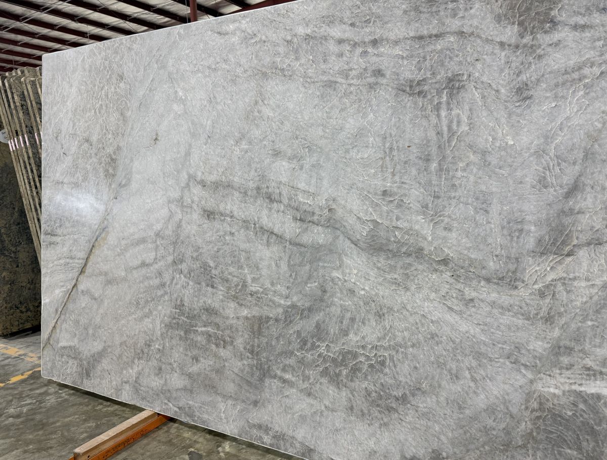 Perla Vitoria Leathered Quartzite 3.jpeg